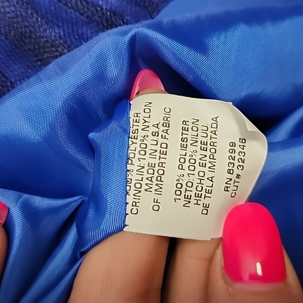 Dress - Picture 8 of 9